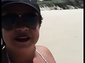 Me exibindo na praia