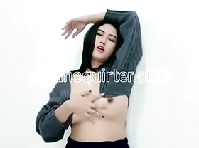 Caca gendut striptease